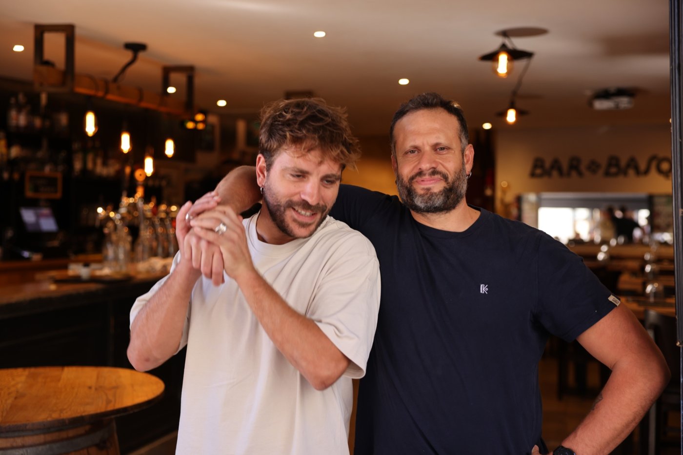 Florian et Flavien, patrons du Bar Basque Bayonne et copains avant tout