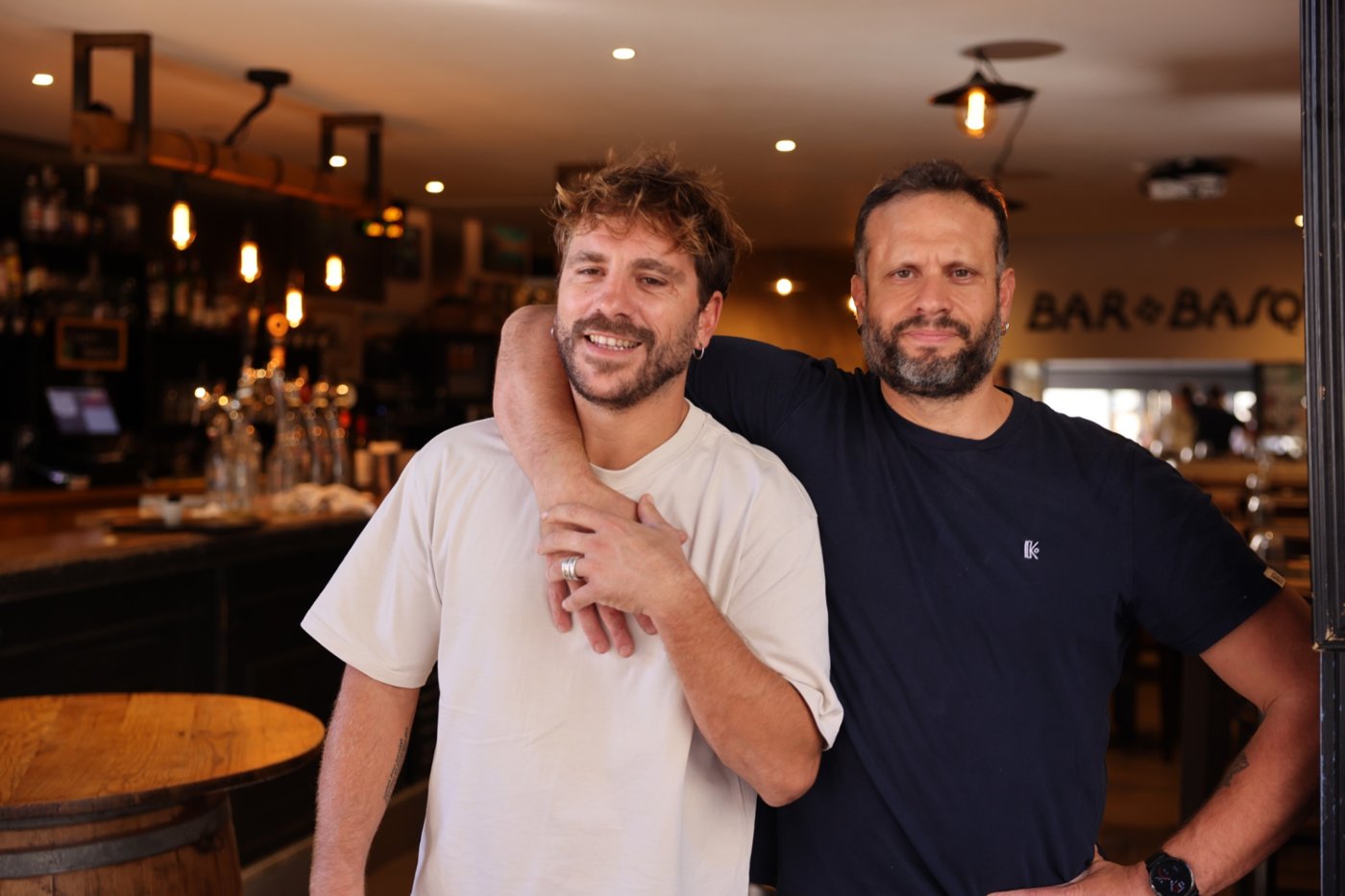 Florian et Flavien, patrons du Bar Basque Bayonne et copains avant tout