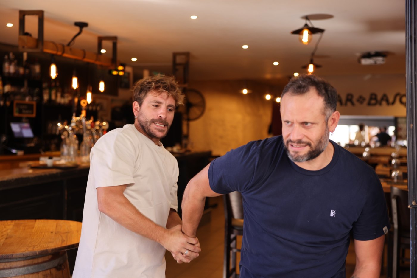 Florian et Flavien, patrons du Bar Basque Bayonne et copains avant tout