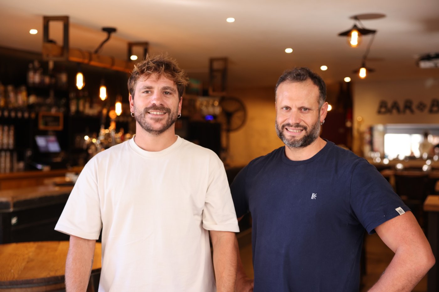 Florian et Flavien, patrons du Bar Basque Bayonne et copains avant tout