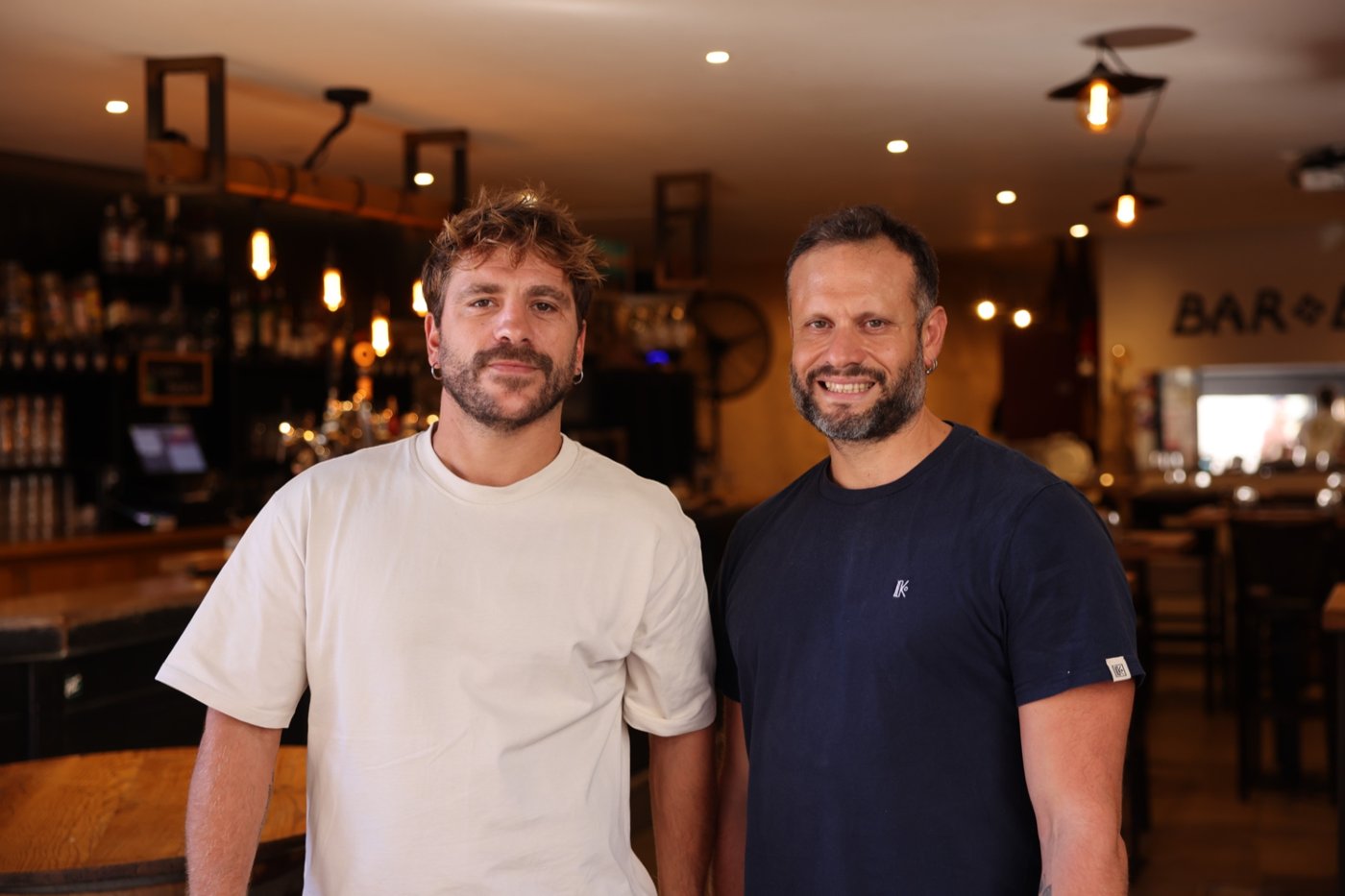 Florian et Flavien, patrons du Bar Basque Bayonne et copains avant tout